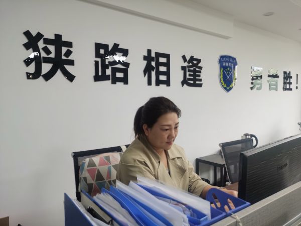 春風(fēng)如你，芳華綻放